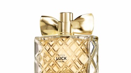 Wykreuj własne szczęście dzięki zapachowi AVON Luck! LIFESTYLE, Uroda - Nowy zapach AVON Luck sprawi, że poczujesz się naprawdę wyjątkowo! To perfumy stworzone dla pewnych siebie kobiet, które realizują marzenia, są spełnione w życiu i w miłości.