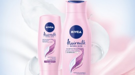 Uwolnij blask z nową wygładzającą mgiełką NIVEA Hairmilk Natural Shine LIFESTYLE, Uroda - Psst… wstrząśnij, spryskaj podsuszone włosy i ciesz się naturalnym blaskiem z nową wygładzającą mgiełką NIVEA Hairmilk Natural Shine.