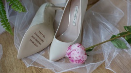 Perfekcyjne buty ślubne LIFESTYLE, Moda - Podobnie jak w przypadku obuwia z codziennych kolekcji, w tych ślubnych trendy także często się zmieniają.