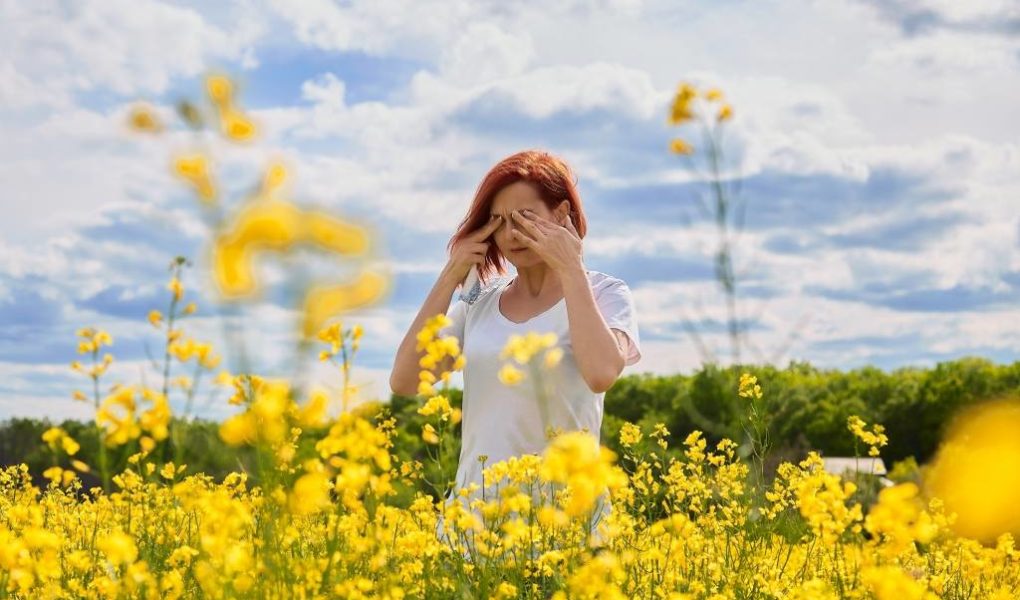 Oczy alergików nie mają łatwego życia w sezonie łzawią, swędzą, są zaczerwienione i podrażnione – Jak alergicy powinni dbać o oczy?
